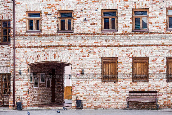 Kayuma Nasyri Street. Staro-Tatarskaya Sloboda. Summer day. Russia, September 2023. The Republic of Tatarstan. Kazan. Редакционное фото, фотограф Photojuli / Фотобанк Лори