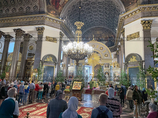 Казанский собор. Церковная служба. Санкт-Петербург (2022 год). Редакционное фото, фотограф Ирина Курносова / Фотобанк Лори
