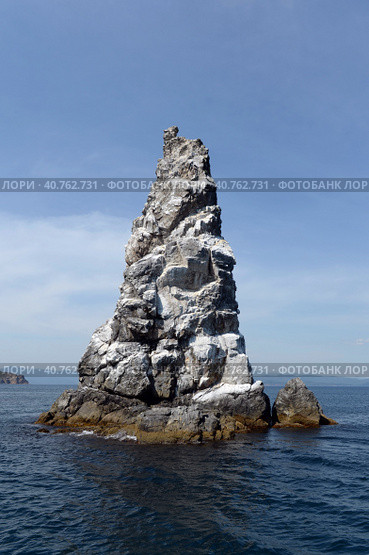 Кекуры Пять Пальцев в заливе Петра Великого Японского моря. Стоковое фото, фотограф Free Wind / Фотобанк Лори