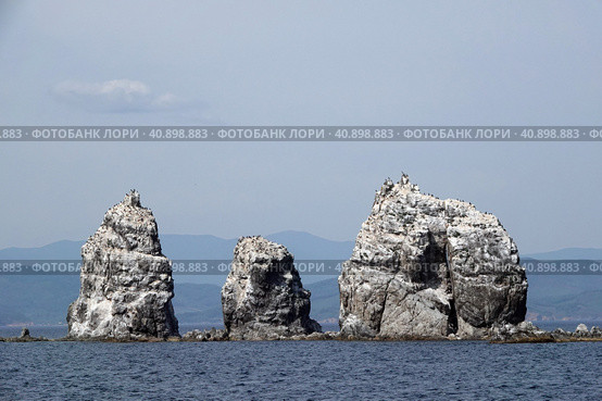 Кекуры Пять Пальцев в заливе Петра Великого Японского моря. Стоковое фото, фотограф Free Wind / Фотобанк Лори