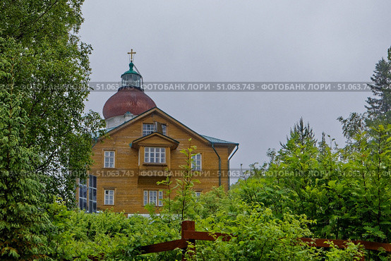 Келейный корпус",  вторая половина XIX века. Памятник архитектуры федерального значения № 321220004550776. Архангельская область,  Приморский район,  Остров Большой Соловецкий, Секиро-Вознесенский скит. Стоковое фото, фотограф Александр Селезнев / Фотобанк Лори
