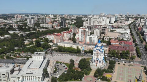Khabarovsk city from a bird's-eye view. Стоковое видео, видеограф Mikhail Davidovich / Фотобанк Лори