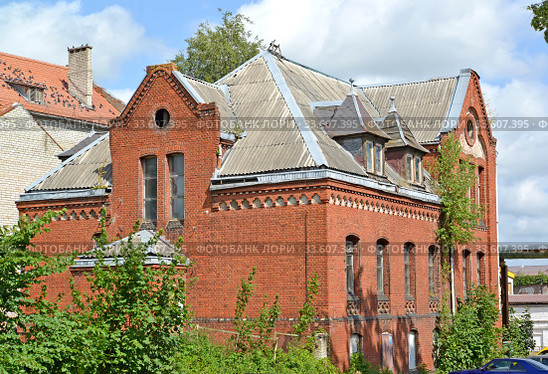 Кирпичный дом пастора. Советск, улица Театральная, 7. Калининградская область (2019 год). Стоковое фото, фотограф Ирина Борсученко / Фотобанк Лори