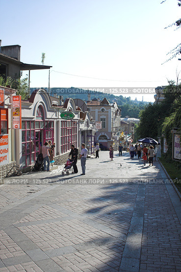 Кисловодск. Спуск к Нарзанной галерее. (2006 год). Редакционное фото, фотограф Михаил Котов / Фотобанк Лори