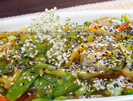 Китайская кухня. Тушеные овощи в устричном соусе. Стоковое фото, фотограф Александр Fanfo / Фотобанк Лори