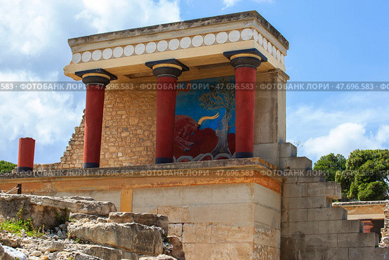 Knossos Palace, Heraklion, Crete, Greece. Ruins of North Entrance of the famous Minoan palace. Редакционное фото, фотограф Светлана Брайман / Фотобанк Лори