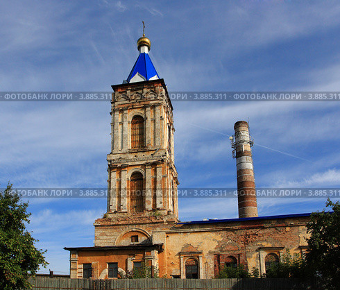 Колокольня и труба котельной (2012 год). Стоковое фото, фотограф Анатолий Матвейчук / Фотобанк Лори