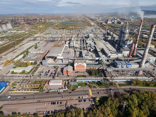 Компания HeidelbergCement. Завод по производству сухих строительных смесей. Вид с воздуха. HeidelbergCement. Plant for the production of dry mixes. Aerial view. Редакционное фото, фотограф Евгений Романов / Фотобанк Лори