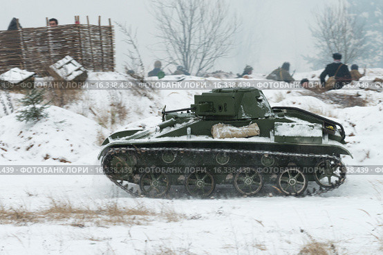 "Контрнаступление. Декабрь 1941". Военно-исторический фестиваль (историческая реконструкция). Легкий танк Т-60 (2015 год). Редакционное фото, фотограф Алексей Бок / Фотобанк Лори