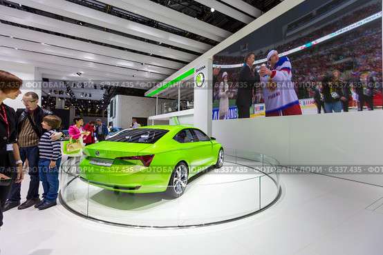 Концептуальный лифтбек Skoda Vision С. ММАС 2014. Редакционное фото, фотограф Сергей Лаврентьев / Фотобанк Лори