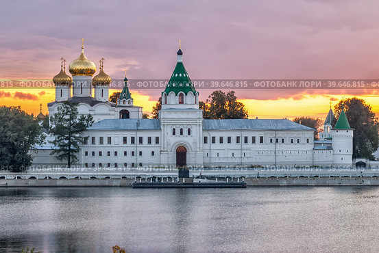 Kostroma. Ipatievsky monastery in twilight (2009 год). Стоковое фото, фотограф Сергей Буторин / Фотобанк Лори