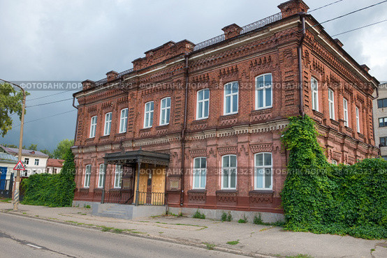 Кострома, ночлежка Чернова, 1890 г. Построен купцом Черновым для нуждающихся в бесплатном ночлеге. Сейчас офис Костромагорводоканал. Стоковое фото, фотограф Pukhov K / Фотобанк Лори
