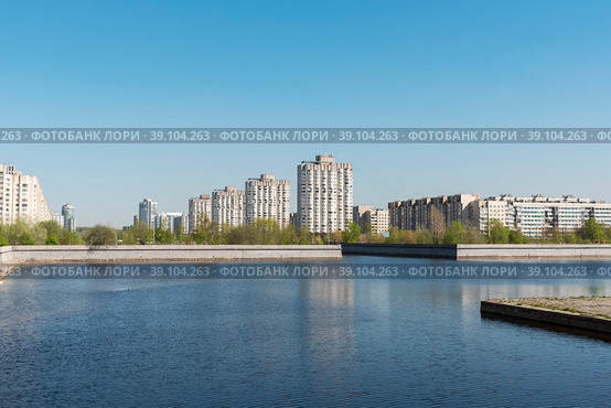 Ковш в устье реки Смоленки. Санкт-Петербург (2018 год). Редакционное фото, фотограф Александр Щепин / Фотобанк Лори