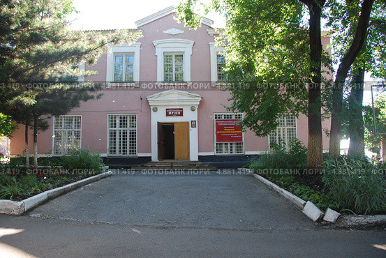 Краеведческий музей. Город Артём (2013 год). Редакционное фото, фотограф syngach / Фотобанк Лори