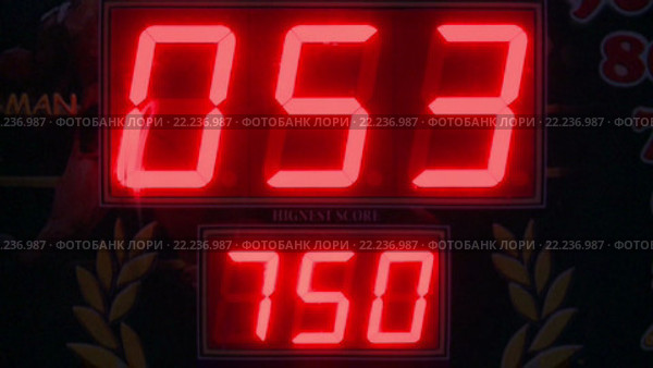 Красные цифры, игровые автоматы. Стоковое видео, видеограф Андрей Шалари / Фотобанк Лори