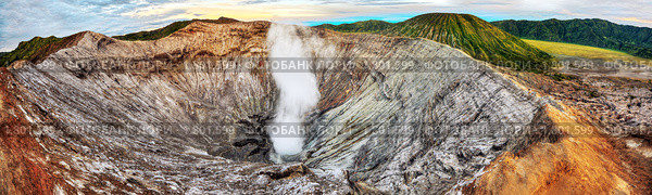 Кратер действующего вулкана Бромо. Ява, Индонезия. Стоковое фото, фотограф Ольга Хорошунова / Фотобанк Лори