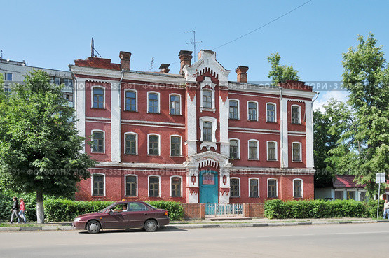 Крутовские казармы. Город Орехово-Зуево. Московская область (2011 год). Редакционное фото, фотограф stargal / Фотобанк Лори