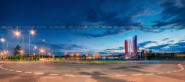Кубинка, Московская область, Россия. Ночной вид на парк "Патриот" и главный храм Вооруженных сил России (2020 год). Редакционное фото, фотограф Светлана Васильева / Фотобанк Лори