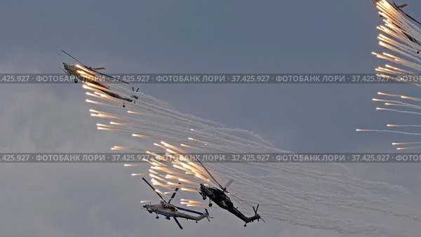 KUBINKA, RUSSIA - May, 15, 2021: attack helicopters Mil Mi-28, STRIZHI Aerobatic Team 30TH Anniversary Event. Стоковое фото, фотограф Фотограф / Фотобанк Лори