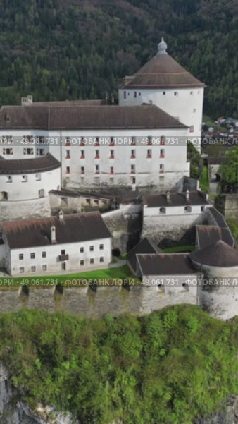 Kufstein town with Castle Festung fortress. Стоковое видео, видеограф Михаил Коханчиков / Фотобанк Лори