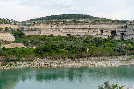 Landscape with St. Klimentovsky Lake in Inkerman, Crimea (2021 год). Стоковое фото, фотограф Виктория Кольцова / Фотобанк Лори