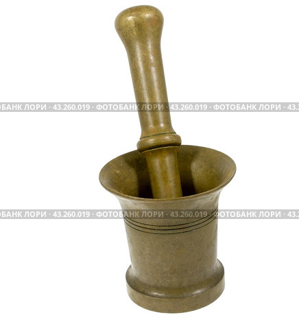 Латунные ступка и пестик на белом фоне. Antique patined bronze mortar isolated. Стоковое фото, фотограф Татьяна Д / Фотобанк Лори