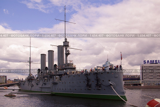 Легендарный Крейсер "Аврора" (2009 год). Редакционное фото, фотограф Алексей Петров / Фотобанк Лори
