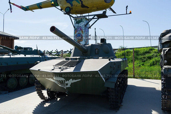 Легкая авиадесантная самоходно-артиллерийская установка 2С9 НОНА для Воздушно-десантных войск. Каменск-Шахтинский, Ростовская область, Россия. (2021 год). Редакционное фото, фотограф Андрей Цыганков / Фотобанк Лори