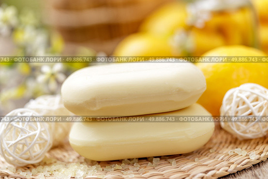 lemon soap. Стоковое фото, агентство Ingram Publishing / Фотобанк Лори