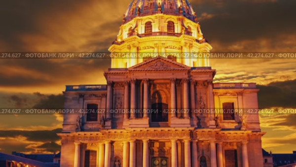 Les Invalides (The National Residence of the Invalids) against the background of the sunset (4K, time lapse, with zoom). Paris, France (2024 год). Стоковое видео, видеограф Владимир Журавлев / Фотобанк Лори