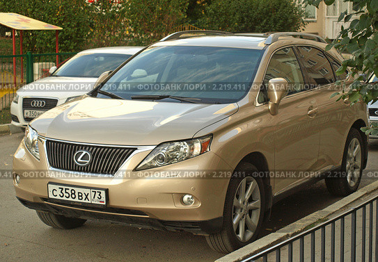 LEXUS и AUDI (2010 год). Редакционное фото, фотограф Сергей Юрьев / Фотобанк Лори