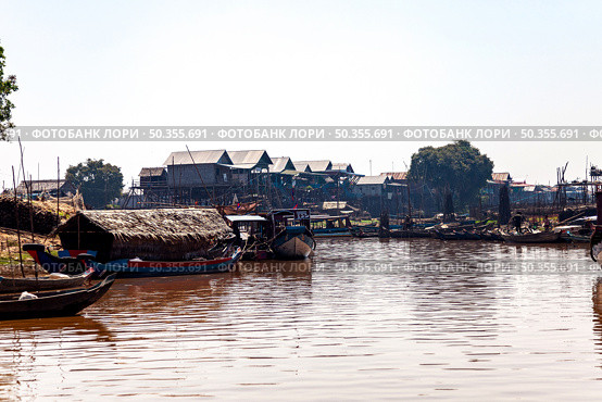 Life on Tonle Sap Lake Cambodia; Floating Village Morning Scene (2014 год). Редакционное фото, фотограф Aleksandr Golubev / Фотобанк Лори