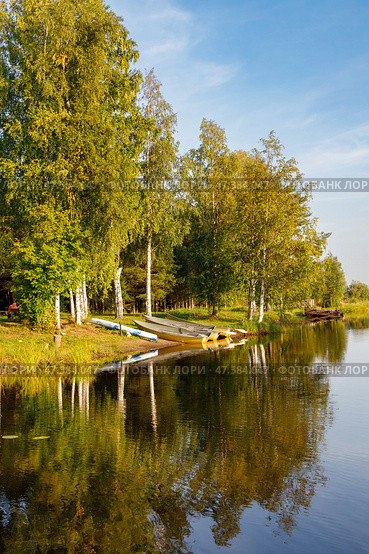 Лодки на берегу. База отдыха "Исаково", Вологодская область. Стоковое фото, фотограф Головкова Елена / Фотобанк Лори