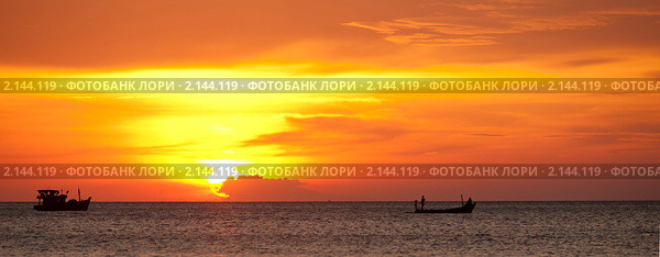Лодки в море на закате. Стоковое фото, фотограф Яна Королёва / Фотобанк Лори