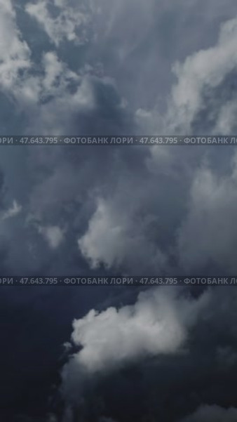 Lot of lightning during a thunderstorm. Стоковое видео, видеограф Михаил Коханчиков / Фотобанк Лори