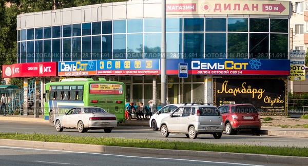 Магазины-салоны связи, Владивосток (2018 год). Редакционное фото, фотограф Дмитрий Лебединский / Фотобанк Лори