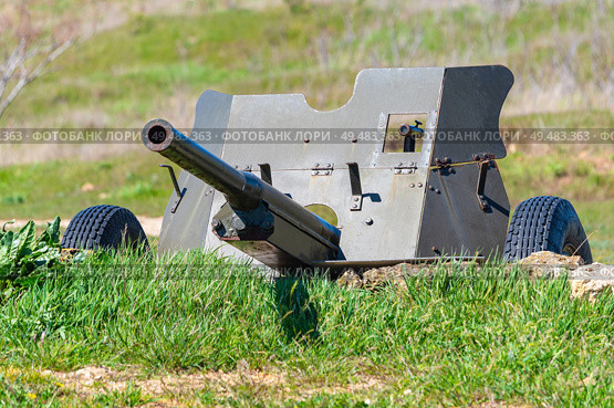 Макет – противотанковая пушка 53-К, калибр 45 мм. Old Soviet cannon WW2. (2024 год). Редакционное фото, фотограф Татьяна Д / Фотобанк Лори
