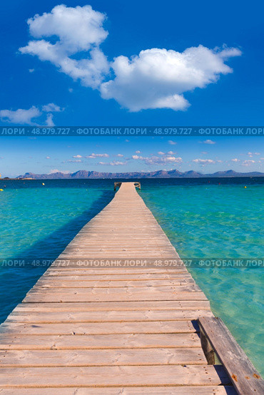 Mallorca Platja de Alcudia beach pier in Majorca Balearic islands. Стоковое фото, агентство Ingram Publishing / Фотобанк Лори