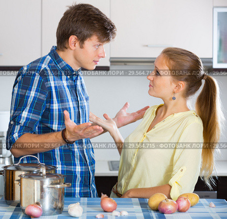man and frustrated housewife having bad argument. Стоковое фото, фотограф Яков Филимонов / Фотобанк Лори