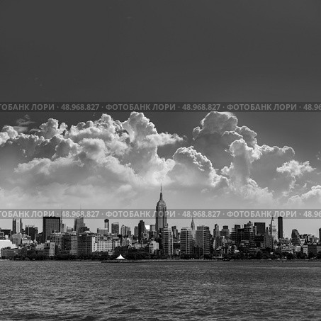 Manhattan New York skyline from Hudson River in USA US. Стоковое фото, агентство Ingram Publishing / Фотобанк Лори