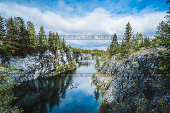 Marble canyon in the mountain park of Ruskeala, Karelia, Russia. Стоковое фото, фотограф Igor Tichonow / Фотобанк Лори