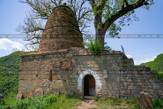 Мавзолей кайтагских уцмиев. Кала-Корейш. Дагестан (2024 год). Стоковое фото, фотограф Анна Карасева / Фотобанк Лори