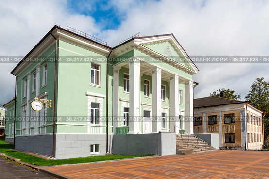 Медико-санитарная часть, ОАО БКО. Боровичи, Новгородская область (2021 год). Редакционное фото, фотограф Александр Щепин / Фотобанк Лори