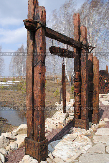 Мемориал жертвам Сиблага в Мариинске. Набат (2010 год). Редакционное фото, фотограф Юрий Андреев / Фотобанк Лори