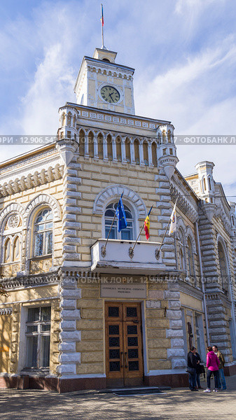 Мэрия города Кишинёва, Молдавия (2015 год). Редакционное фото, фотограф Вячеслав Сыпченко / Фотобанк Лори