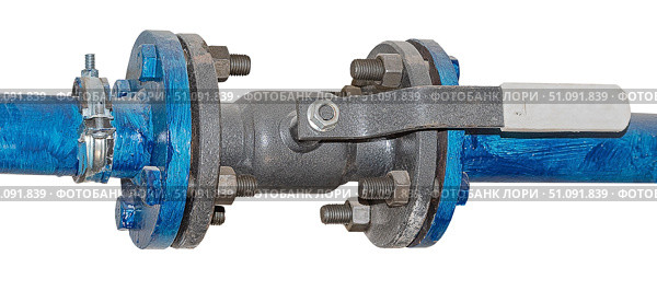 Металлические кран и труба на белом фоне. Old metal pipe with valve on white background. Стоковое фото, фотограф Татьяна Д / Фотобанк Лори