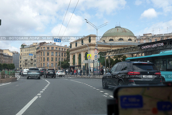 Метро Нарвская Санкт-Петербург вид из окна автомобиля. Редакционное фото, фотограф Дмитрий Неумоин / Фотобанк Лори