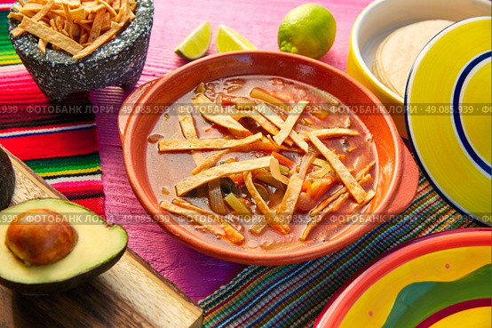 Mexican tortilla soup and aguacate colorful mexico food. Стоковое фото, агентство Ingram Publishing / Фотобанк Лори