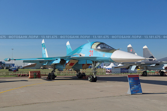 Международный авиационно-космический салон МАКС-2015. Су-34 (по кодификации НАТО: Fullback) - российский многофункциональный истребитель-бомбардировщик. Редакционное фото, фотограф Игорь Долгов / Фотобанк Лори