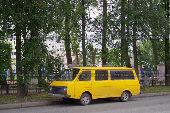 Микроавтобус РАФ-2203-01 «Латвия», Екатеринбург (2018 год). Редакционное фото, фотограф Алексей Иванов / Фотобанк Лори